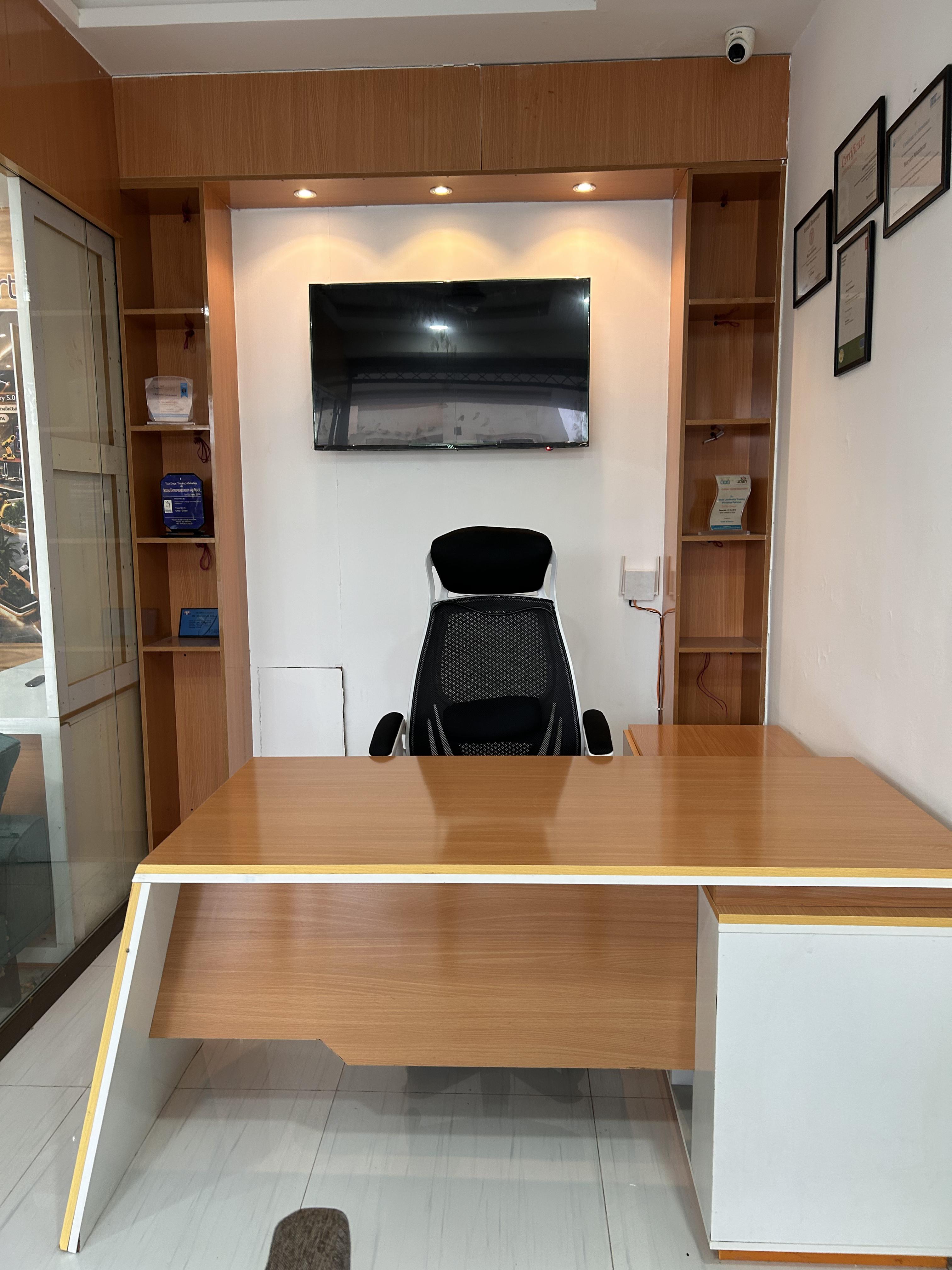 Wide view of furnished ground floor office